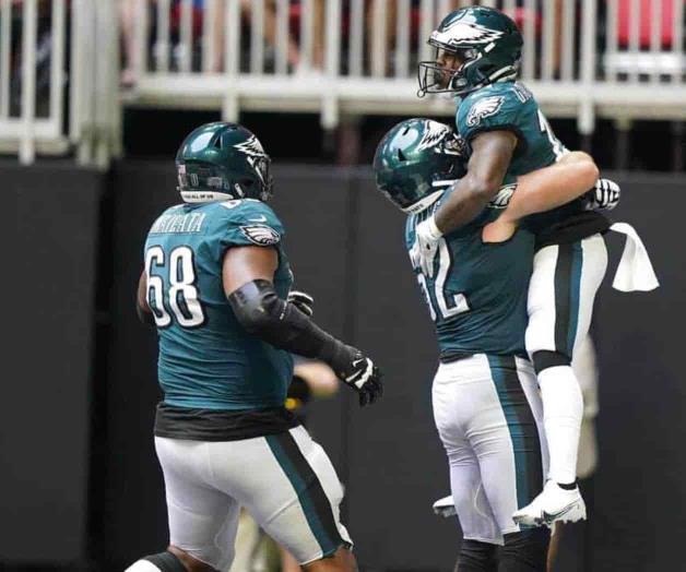 Hurts lanza 3 TDs y comanda triunfo de Eagles sobre Falcons