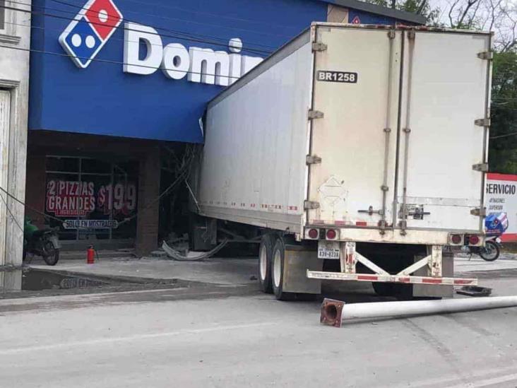Tráiler vs. pizzería Tráiler vs. pizzería