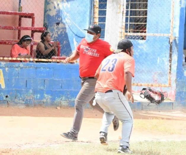 Siguen enrachados Amigos de Rolando