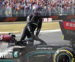 Mercedes pide cambios tras nuevo choque Hamilton-Verstappen