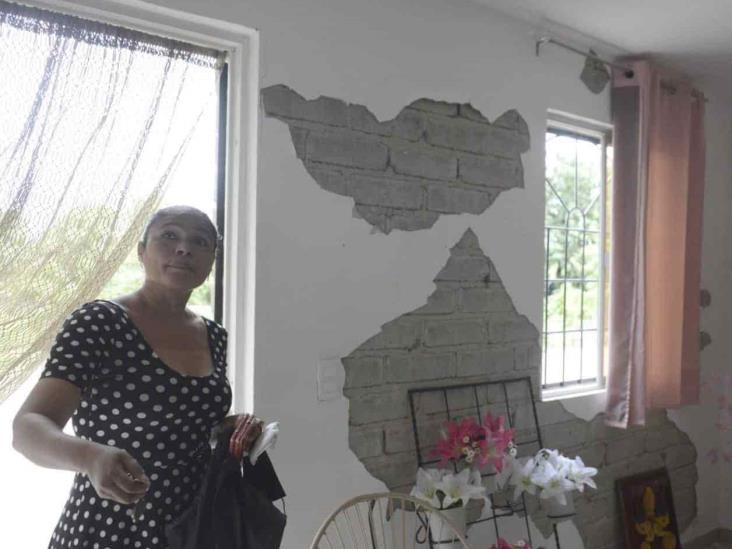 Suman 8 mil 700 casas afectadas por sismo en Guerrero Suman 8 mil 700 casas afectadas por sismo en Guerrero