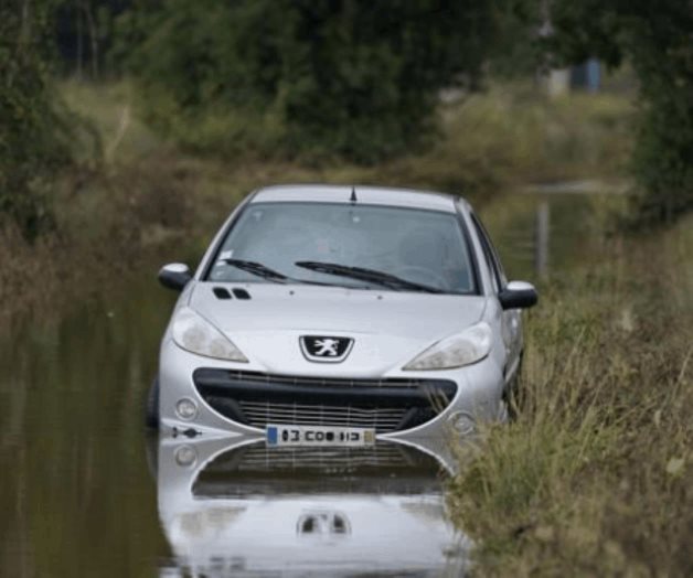 Inundaciones repentinas anegan aldeas en el sur de Francia