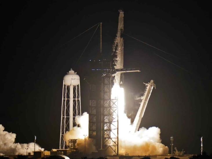 SpaceX manda a 4 turistas a vuelo espacial de 3 días SpaceX manda a 4 turistas a vuelo espacial de 3 días