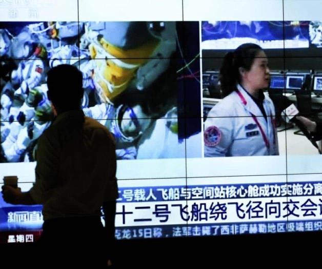 Astronautas parten de estación espacial china tras 90 días