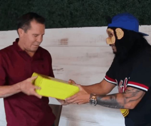 Julio César Chávez explota contra youtuber por regalarle unos tacones