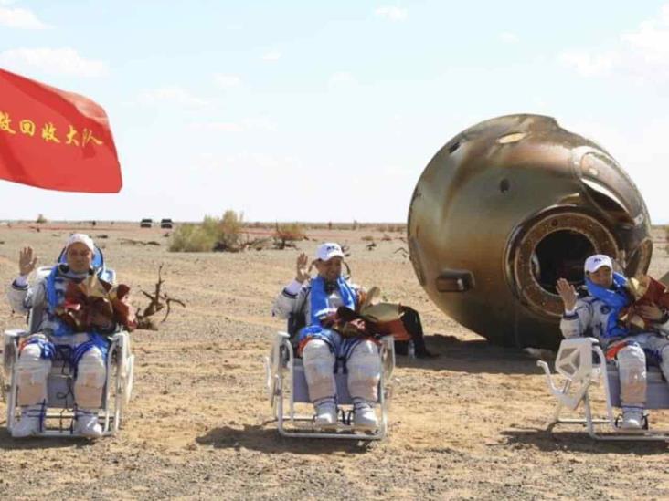 Astronautas chinos vuelven a Tierra tras misión de 90 días Astronautas chinos vuelven a Tierra tras misión de 90 días
