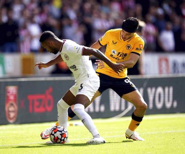 Raúl Jiménez y el Wolverhampton están en crisis de resultados