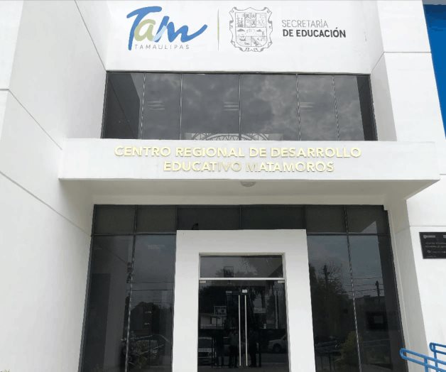 Reparten cuadernillos de educación básica