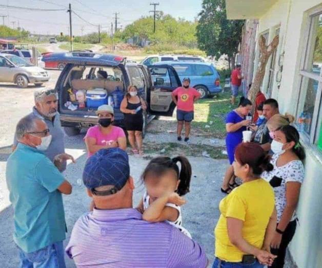 Detienen a dos por apoyar a migrantes