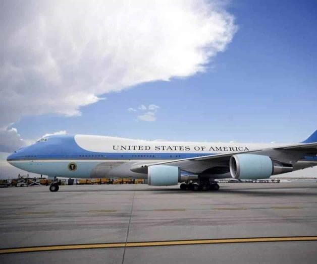 Construyen Air Force One entre botellas de tequila