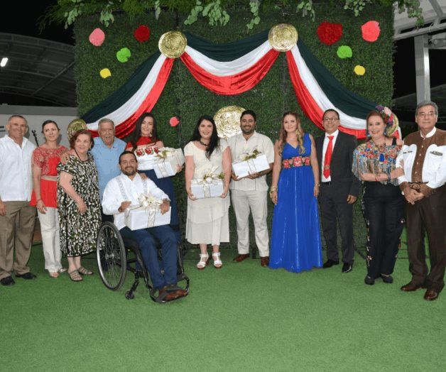 Celebran las fiestas patrias Celebran las fiestas patrias