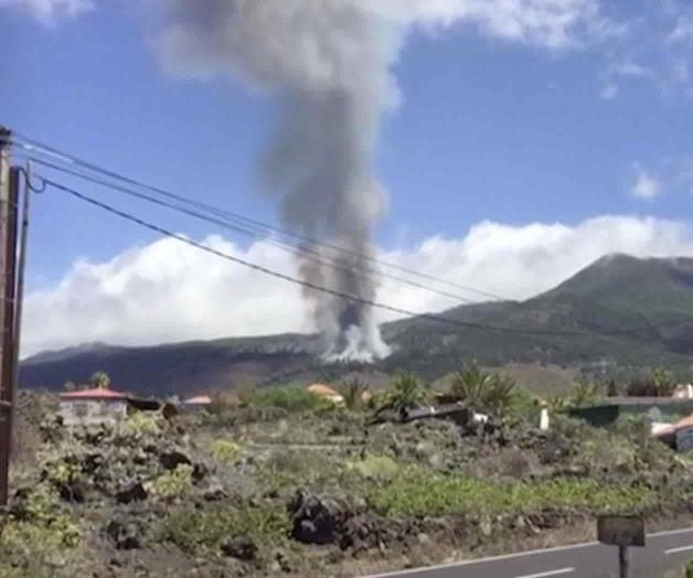 Hace erupción volcán en la isla de La Palma Hace erupción volcán en la isla de La Palma