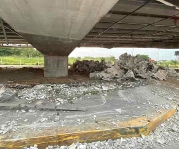 Se desmorona puente de acceso a Miramar