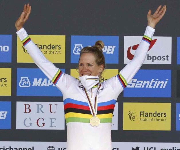 Holandesa van Dijk campeona mundial de la contrarreloj