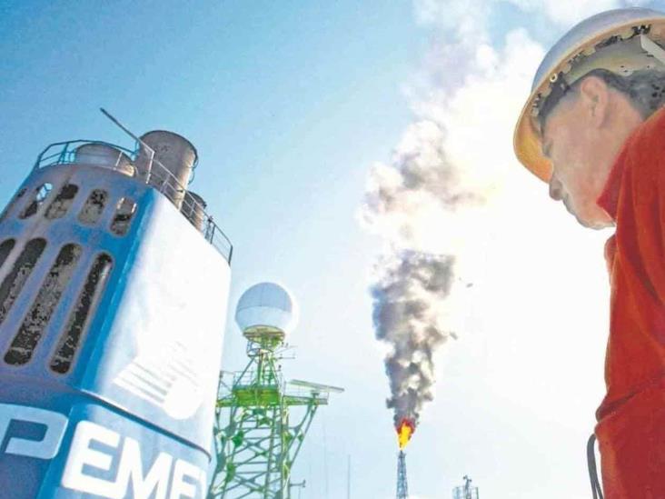 Petroleros emplazan a huelga en Pemex el 30 de septiembre Petroleros emplazan a huelga en Pemex el 30 de septiembre