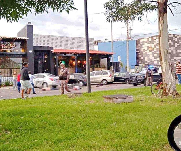 Deja dos muertos ‘regalo’ explosivo