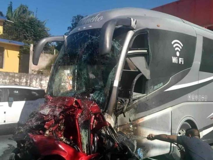 Deja carambola 2 muertos y 14 heridos en Veracruz Deja carambola 2 muertos y 14 heridos en Veracruz