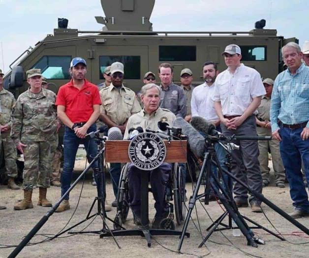 El gobernador de Texas llega a la Ciudad Del Río