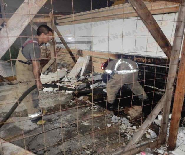 Prenden fuego a taquería; ¿atentado o negligencia? Prenden fuego a taquería; ¿atentado o negligencia?