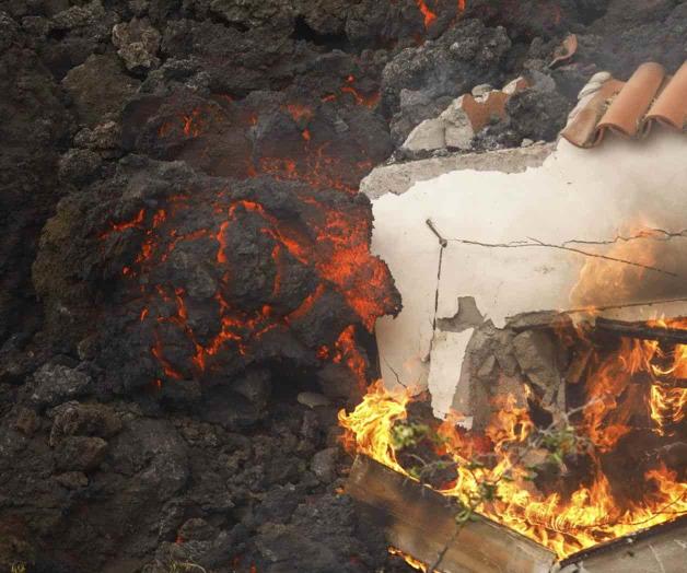 Atrae a turistas erupción volcánica