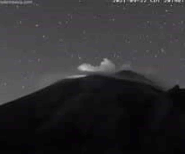 VIDEO: Luces extrañas y explosiones, así la actividad del Popocatépetl VIDEO: Luces extrañas y explosiones, así la actividad del Popocatépetl