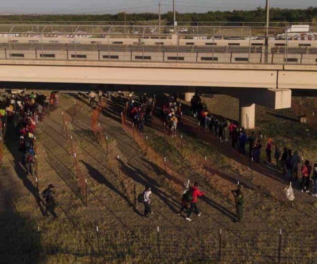 Cercan los policías a haitianos, en México