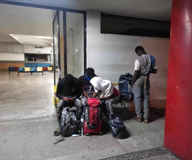 Impiden a 4 haitianos comprar boletos para viajar a Monterrey