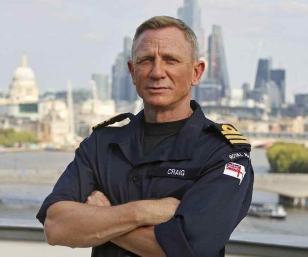 Se convierte en comandante