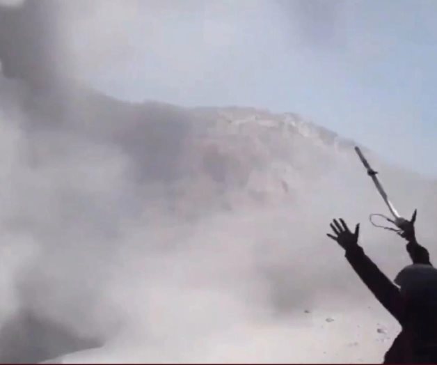 Pese a restricciones, suben hasta el cráter del Popocatépetl y gritan: ¡Yahvé, te amo! Pese a restricciones, suben hasta el cráter del Popocatépetl y gritan: ¡Yahvé, te amo!