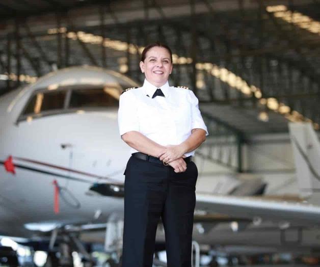 Es Martha Vera Araujo capitana en vuelo Es Martha Vera Araujo capitana en vuelo