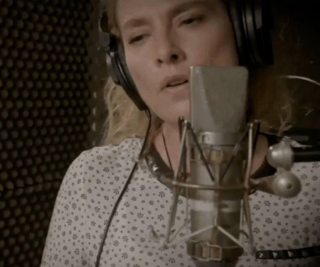 López Obrador difunde un video de su esposa cantando ‘Cuídame tú