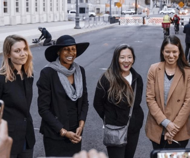 Revocan licencia a doctora que marcaba mujeres como ganado