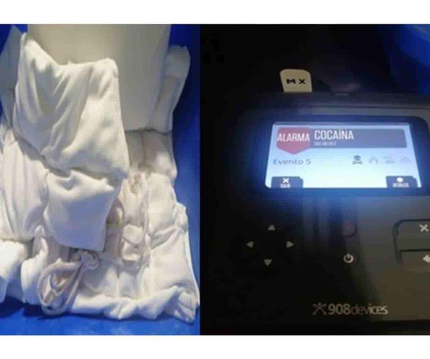 Descubren cocaína oculta en chalecos