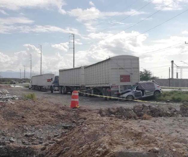 Mueren jóvenes al chocar en NL