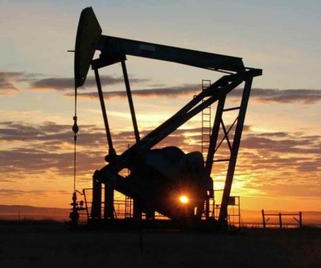 Petróleo mexicano supera los 75 dólares por primera vez en 3 años