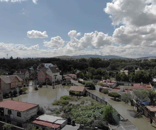 Evacuan a cientos por inundaciones
