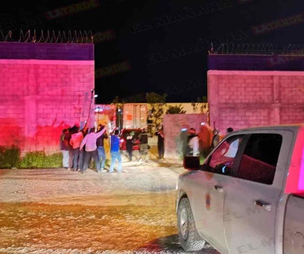 Aseguran más de 800 migrantes en tráilers de carga Aseguran más de 800 migrantes en tráilers de carga