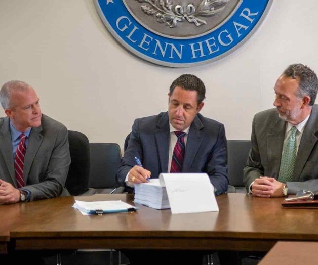 Asume Tom Currah la función de contralor Asume Tom Currah la función de contralor