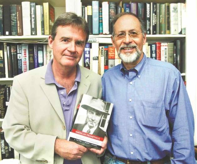 Muere erudito sobre arsenal Muere erudito sobre arsenal