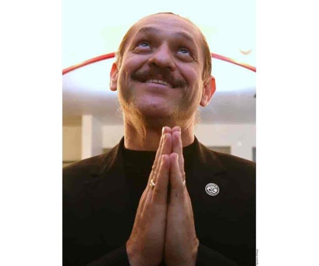 Sufre infarto Teo González: Se lo toma en serio