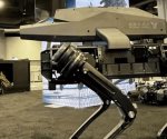 Diseñan perro robot que incluye un rifle de precisión