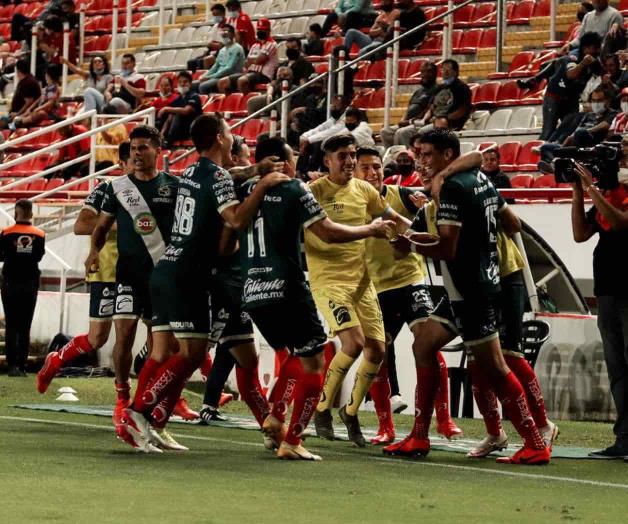 Vence Puebla en la agonía al Necaxa