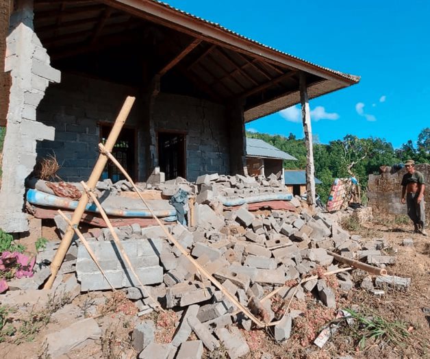 Remece sismo a Bali, deja al menos tres fallecidos