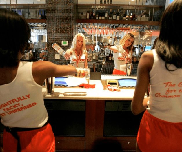 Hooters aclara que filial de México no tendrá nuevos uniformes