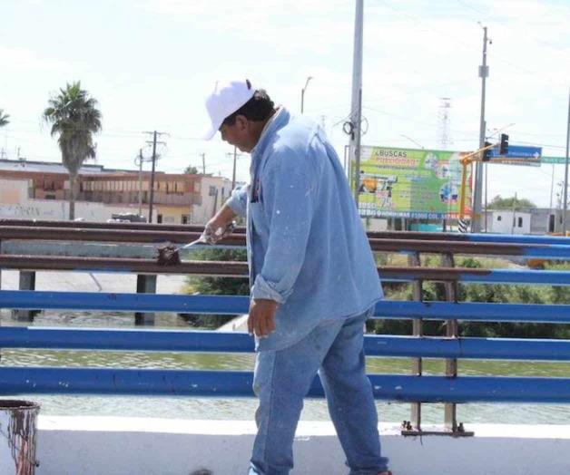 Furor por ‘morenizar’ equipamiento urbano