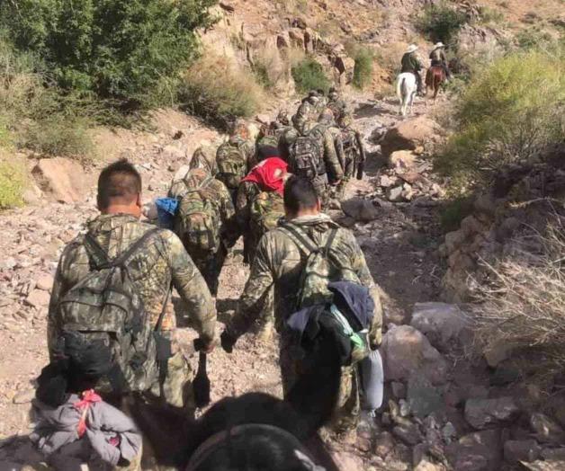 Cruzan a ilegales con zapatos de alfombra