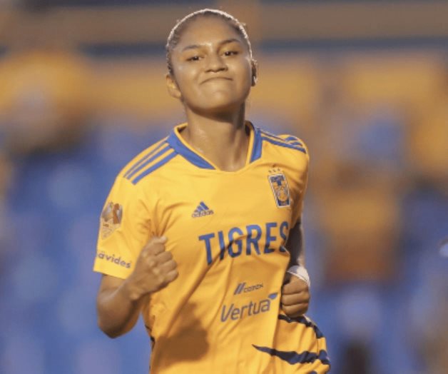 Renuevan las Tigres a Belén Cruz Renuevan las Tigres a Belén Cruz