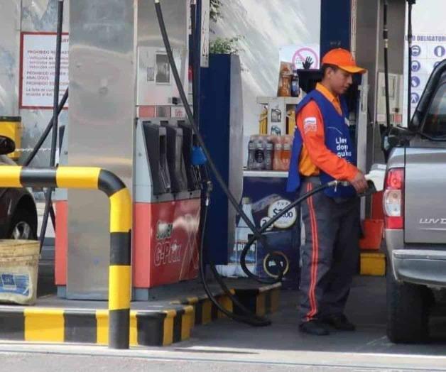 Congelan el precio de los combustibles en Ecuador