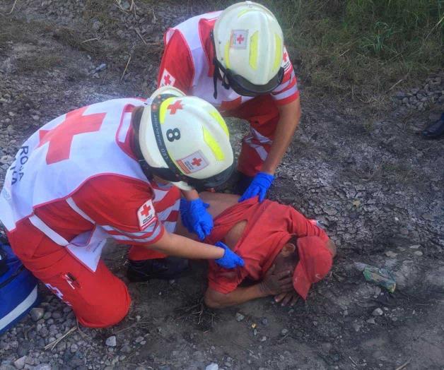 Sobrevive al tren… pero no a una caída
