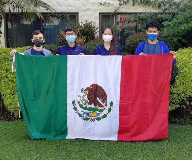 Ganan oro en olimpiadas de matemáticas